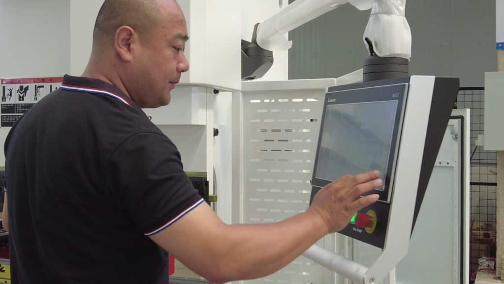 ajuste cnc de la plegadora