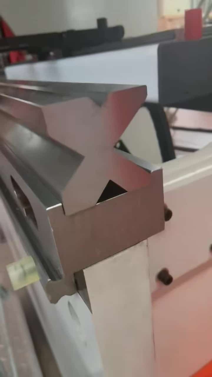 4V Die