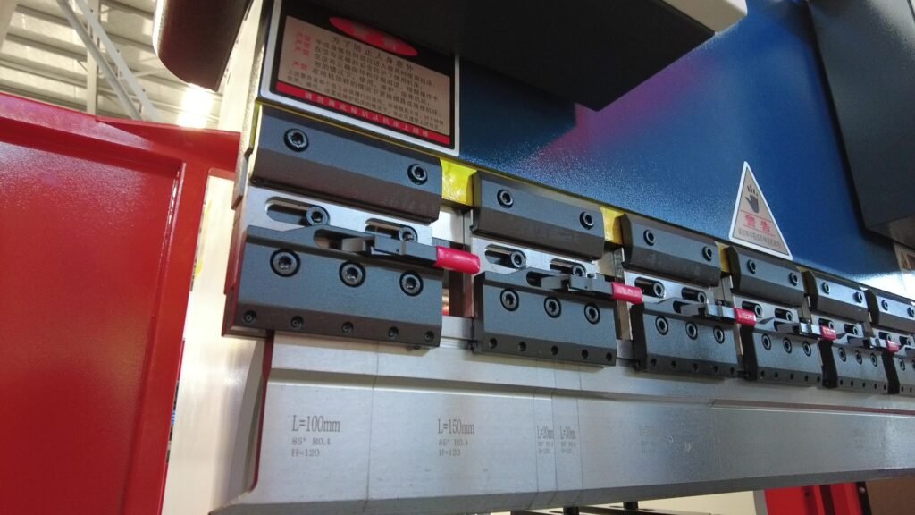 Abrazadera de plegadora eléctrica